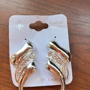 Sparkly silver tone rhinestone clip-on earrings fashion jewelry